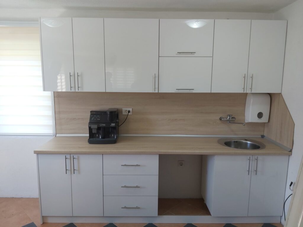 Pločasti namještaj “Ihsan”